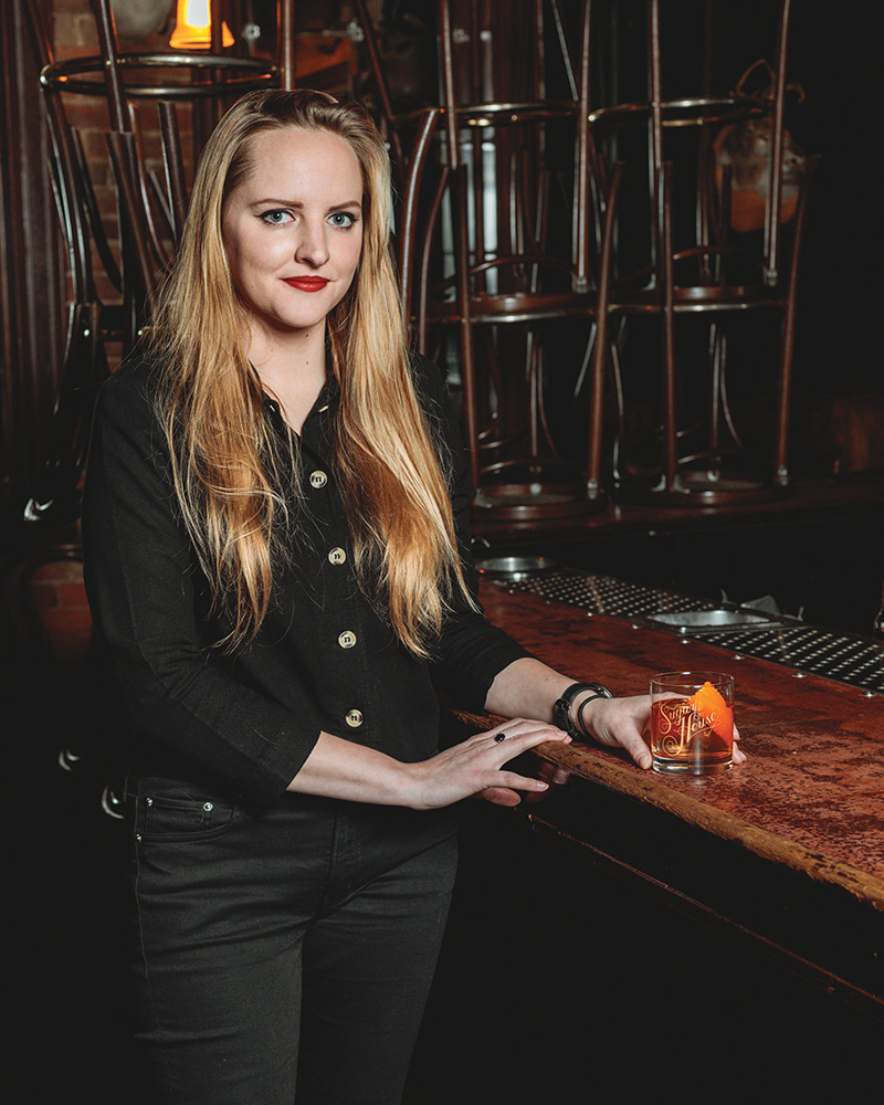 female bartenders - Shelby Minnix 