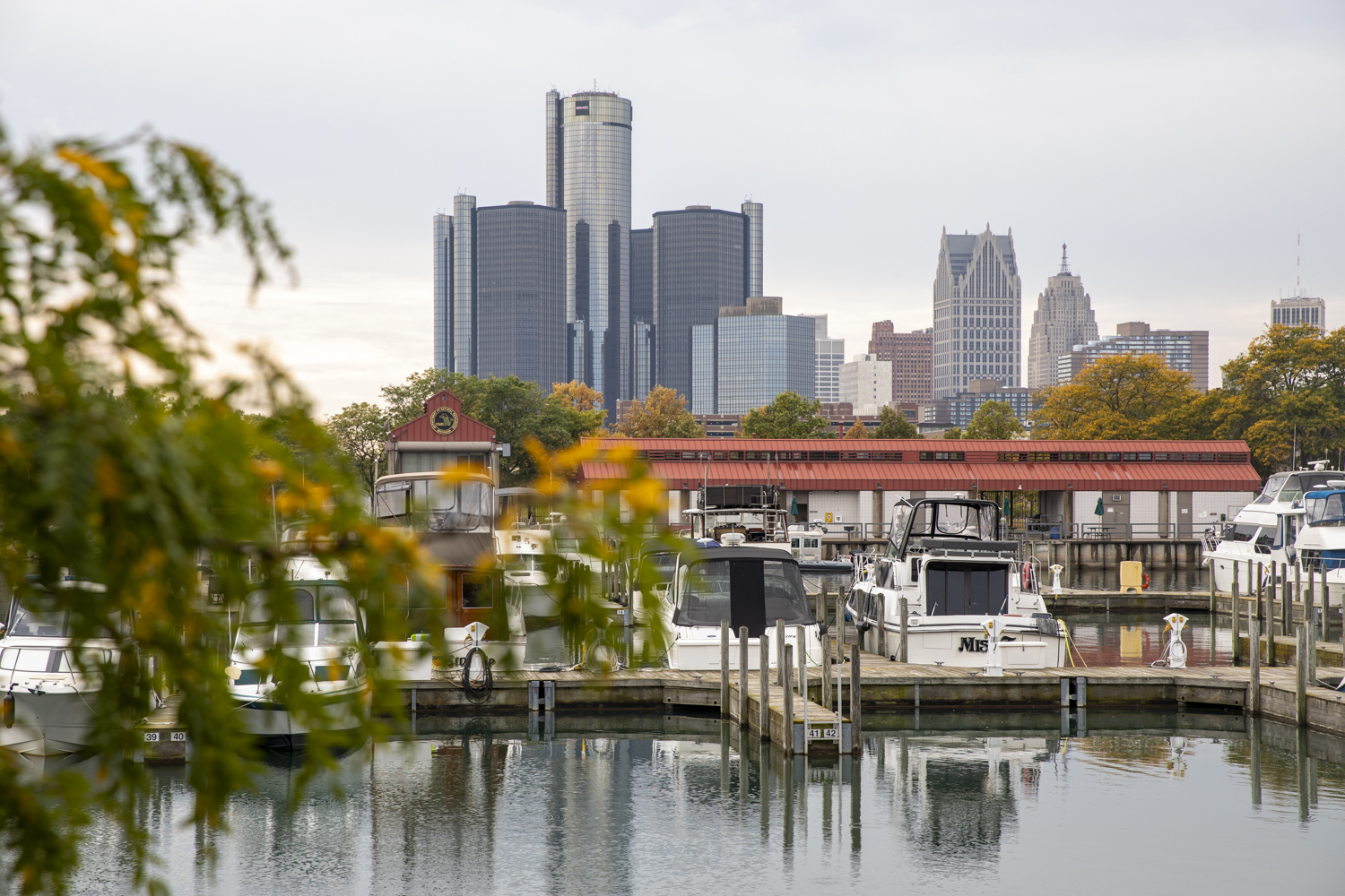East of downtown along Jefferson, Detroit has several marinas that are not far from some of the city's finest restaurants.